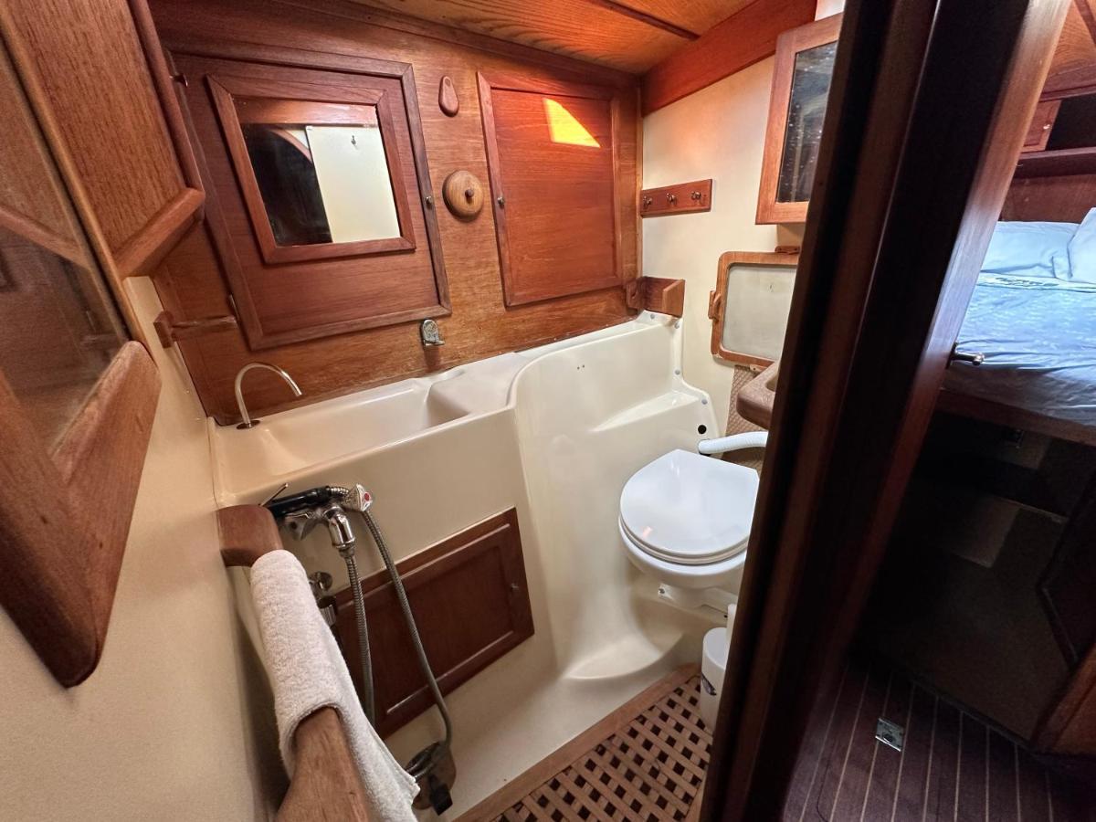 Unique Wooden Sail Yacht + 2 Bikes Included! Hotel Sant Adria de Besos Exterior photo