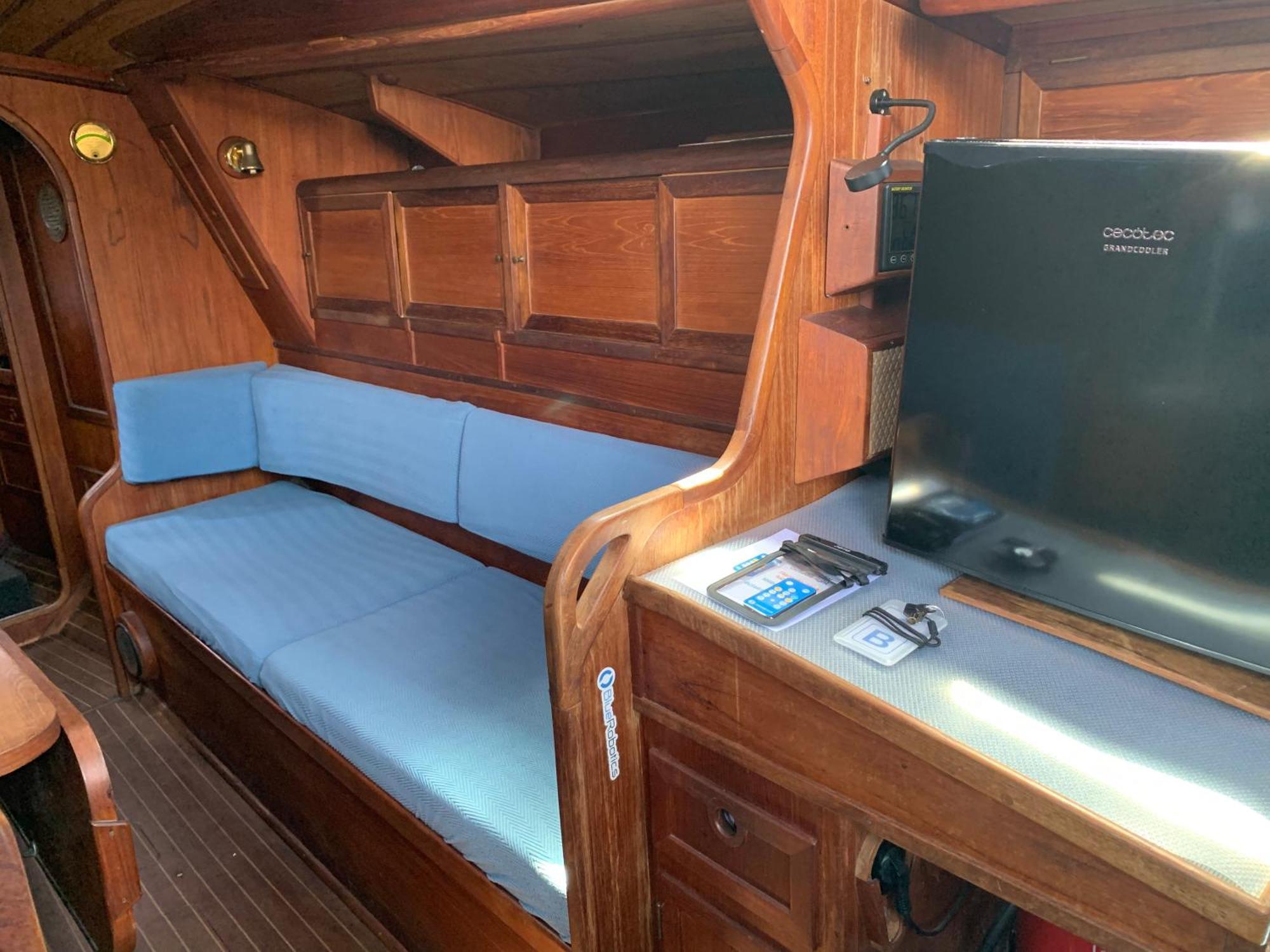 Unique Wooden Sail Yacht + 2 Bikes Included! Hotel Sant Adria de Besos Exterior photo